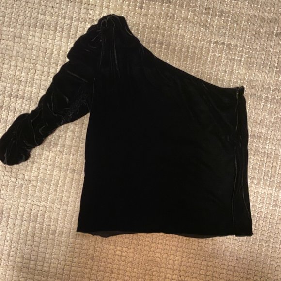 Joie Wayman velvet one shoulder ruched top sz 0 black - Picture 3 of 5